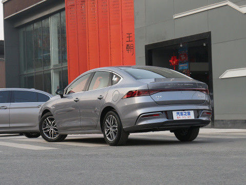 National VI BYD QIN PLUS 2021 EV DM-I 55KM 1.5L 81kW 4 Pintu 5 Kursi Sedan