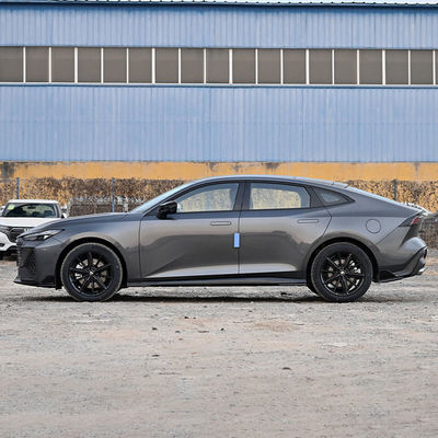 Changan UNI-V IDD Plug In Hybrid Sedan 5 Seater Mileage 1100KM