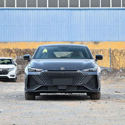 Changan UNI-V IDD Plug In Hybrid Sedan 5 Seater Mileage 1100KM