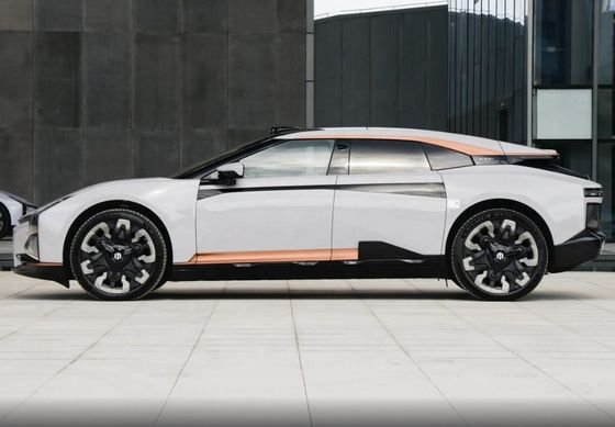 HiPhi Z Electric Luxury Car Intelligent Driving 705KM Jangkauan 0-100km/H Akselerasi 3.8s
