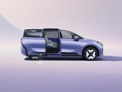 ARCFOX Koala Chinese Electric Sedan MPV kecil L2 Mengemudi dibantu