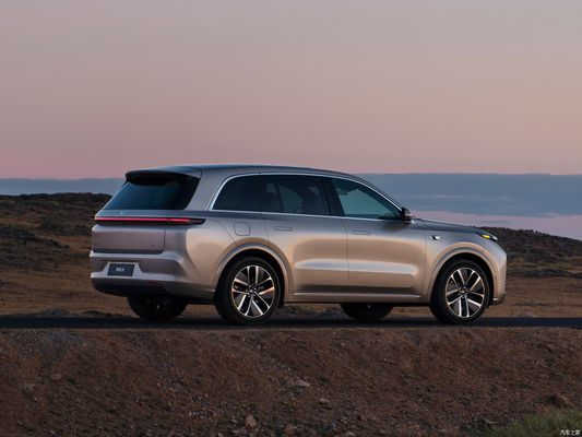 LI XIANG L8 Auto besar SUV PHEV mewah 6 kursi Berada 1315 kilometer