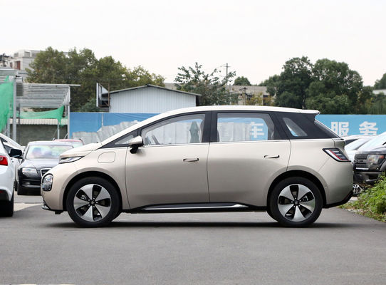 BaoJun Clouds Ev Sebuah hatchback sedan listrik kecil Dengan jangkauan 360KM-460KM