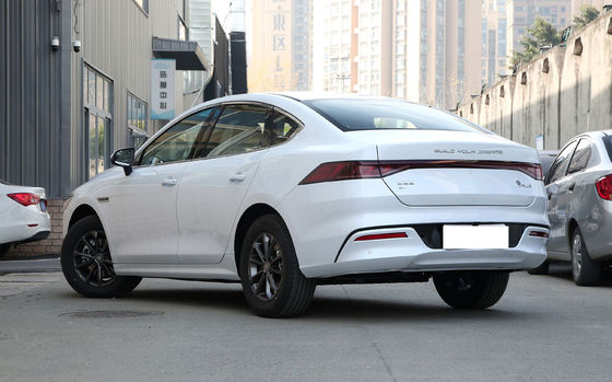 2024 BYD Qin Plus 55km/120km Honor Model China D-MI Plug dalam mobil hibrida