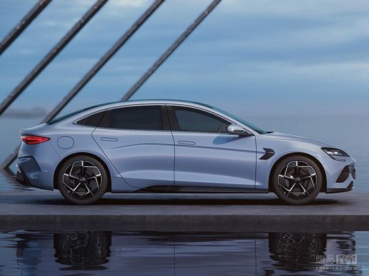 BYD 2025 Seal, sedan listrik murni dengan jangkauan hingga 650km, sistem mengemudi cerdas baru dan nilai terbaik untuk uang sedan listrik ukuran menengah.