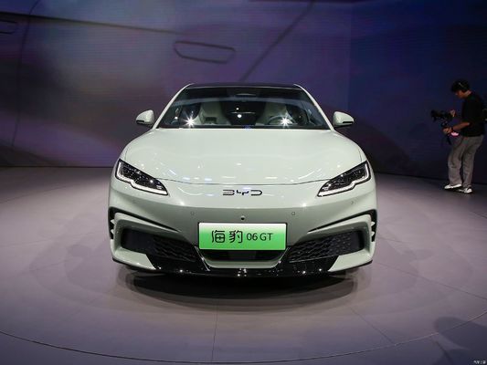 25 BYD Seal06GT, dengan kisaran 505KM-605KM, dengan penggerak empat roda dan dua roda dengan dua sistem.