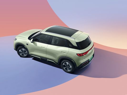 2025 BYD Yuan UP. memiliki fitur baru mengemudi cerdas. jangkauan listrik murni dari 301KM-401KM. nilai terbaik untuk uang