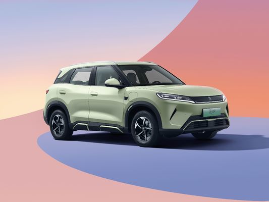 2025 BYD Yuan UP. memiliki fitur baru mengemudi cerdas. jangkauan listrik murni dari 301KM-401KM. nilai terbaik untuk uang