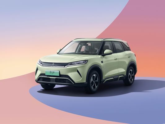 2025 BYD Yuan UP. memiliki fitur baru mengemudi cerdas. jangkauan listrik murni dari 301KM-401KM. nilai terbaik untuk uang