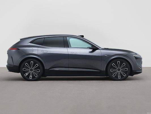 Changan Avatr 07 adalah merek high-end baru yang dibuat bersama oleh CATL, Huawei, dan Chang'an Automobile.membuat itu pengemudi cerdas yang paling hemat biaya.