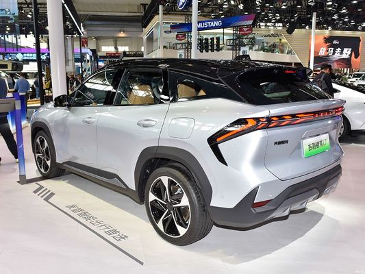 Geely Galaxy L7, didukung oleh mesin 1.5L dan 1.5T, dengan jangkauan gabungan 1.370km dan jangkauan listrik murni 115km. SUV plug-in hybrid yang hemat biaya.